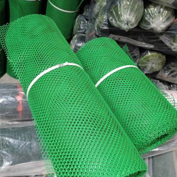 Сітка пластикова 6×8 мм 1.5×30 м садова зелена Сота – універсальний захист для грядок і рослин-2