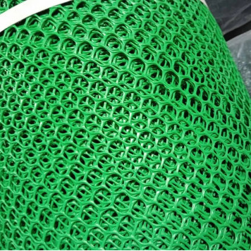 Сітка пластикова 6×8 мм 1.5×30 м садова зелена Сота – універсальний захист для грядок і рослин